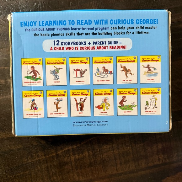 Curious George "Curious About Phonics" Learn to Read Set of 12 Books in Case - Picture 4 of 4